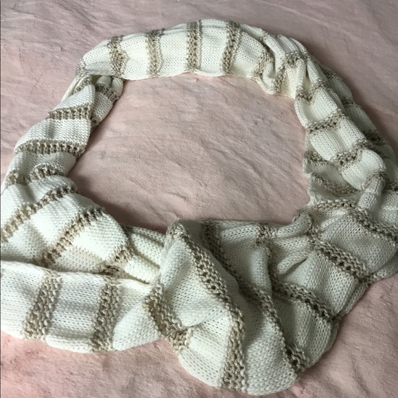 Gap scarf. - Picture 1 of 4